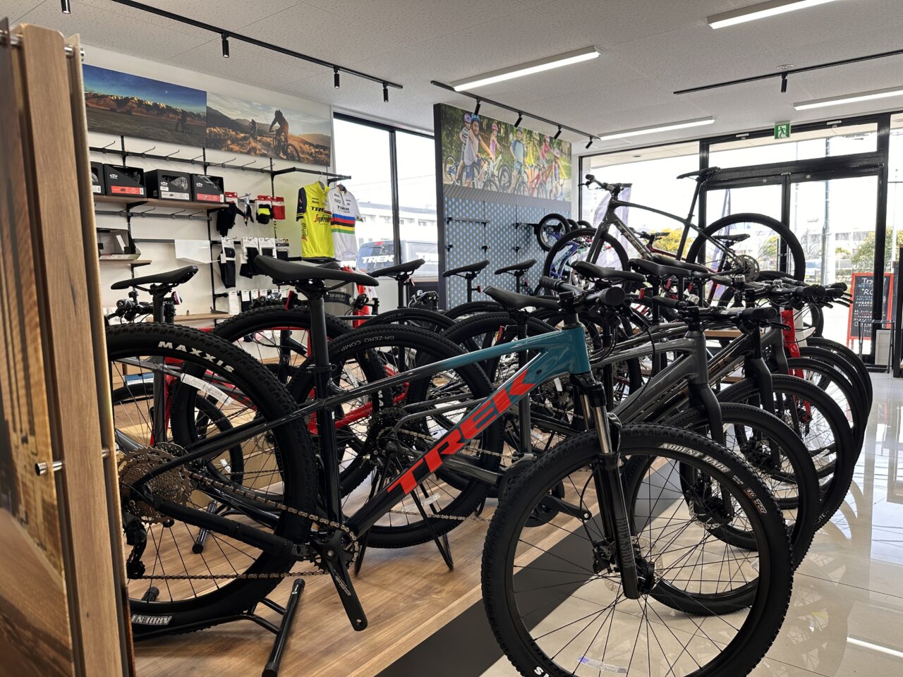 丸亀市土器町東 WAVE BIKES丸亀店